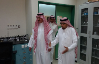 زيارة صاحب السمو الملكي الأمير عبدالعزيز بن سطام بن عبدالعزيز لمعامل الكلية