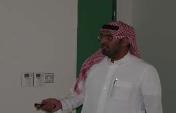 محاضرة الدكتور عبدالله الثميري بعنوان: ( الروابط بين العوامل الاجتماعية والاقتصادية واستخدام ادوية الدهون: تطبيق لنظرية اندرسن الاجتماعية )