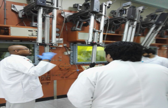 طلاب المستوى التاسع في زيارة قسم السايكلترون والمستحضرات الصيدلانية المشعة بمستشفى الملك فيصل التخصصي ومركز الابحاث بالرياض