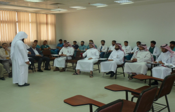 وحدة التوعية الفكرية بكلية الصيدلة تنظم محاضرة تحت عنوان (كيف تكون مبدعاً) لسعادة الدكتور فهد العندس