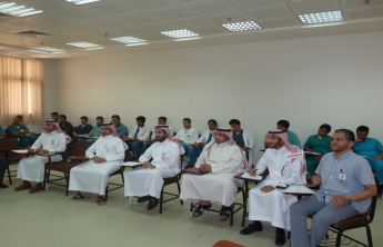 وحدة التوعية الفكرية بكلية الصيدلة تنظم محاضرة تحت عنوان (كيف تكون مبدعاً) لسعادة الدكتور فهد العندس