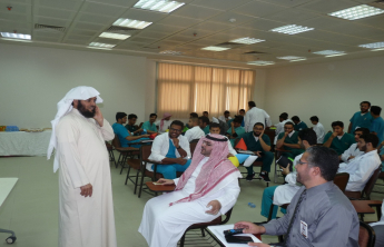 وحدة التوعية الفكرية بكلية الصيدلة تنظم محاضرة تحت عنوان (القبعات الست) لسعادة الدكتور فهد العندس