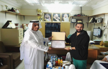 قسم الصيدلانيات بكلية الصيدلة يعقد فعالية توعوية بمتوسطة الأمير نايف بالخرج
