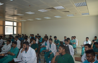 لجنة التدريب الصيفي الميداني تقيم محاضرات تعريفية بالتدريب