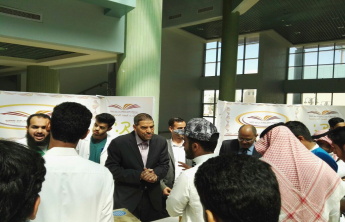 كلية الصيدلة تشارك في فعاليات تخصصك بالسنة التحضيرية