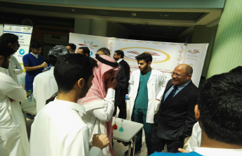 كلية الصيدلة تشارك في فعاليات تخصصك بالسنة التحضيرية