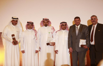 فوز كلية الصيدلة بجائزة التميز البحثي وقسم العقاقير بجائزة الاقسام الصحية والأستاذ الدكتور ماجد سعد بأفضل باحث 