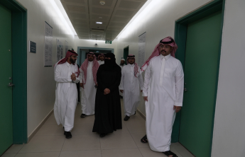 عميدة كلية الصيدلة تتفقد جاهزية القاعات الدراسية للعام الجديد ١٤٤٧