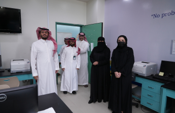 جولة عميدة كلية الصيدلة للمرافق التعليمية في الكلية