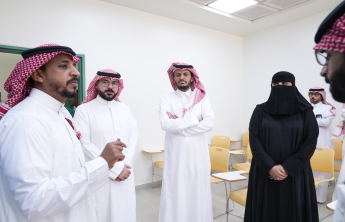عميدة كلية الصيدلة تتفقد جاهزية القاعات الدراسية للعام الجديد ١٤٤٧