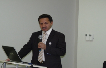 Lecture by Dr. Farooq Anwar entitled: (innovations in extraction and separation and characterization of bio-active products in plants ( phenolic compounds)