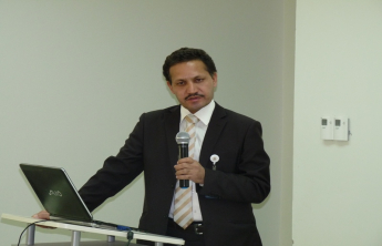 Lecture by Dr. Farooq Anwar entitled: (innovations in extraction and separation and characterization of bio-active products in plants ( phenolic compounds)