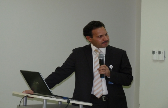 Lecture by Dr. Farooq Anwar entitled: (innovations in extraction and separation and characterization of bio-active products in plants ( phenolic compounds)
