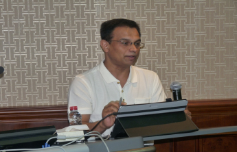 Dr. Ihsan Fakhrol lectures on developments in methods of drug delivery to the lung to treat chronic ‎diseases