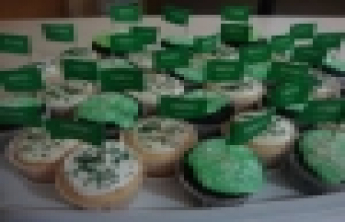 Distributing gifts for female students of the Faculty of Pharmacy on the occasion of the National Day ‎and Eid al-Adha