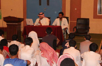 Dr. Fahd Alsikhan present a lecture on asthma  at Aljamia ‎School