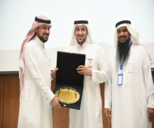 تكريم كلية الصيدلة لتميزها في مجال التوعية الفكرية