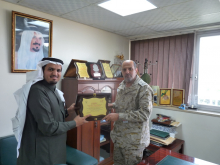 Honoring the director of the Armed Forces Hospitals in Al-Kharj for their support to male and female ‎trainees students ‎